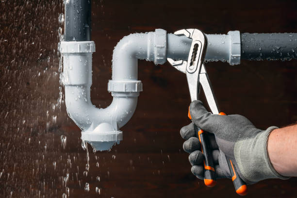 Professional Leak Detection technician working in Melrose, FL